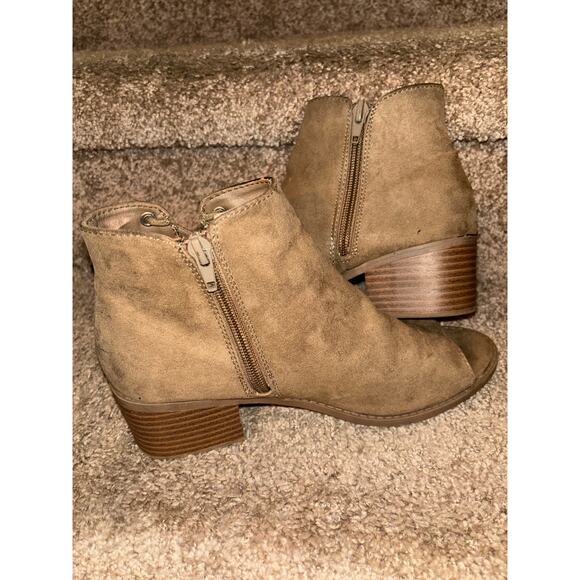 Madden Girl Size 5 Booties (Women 7) - Picture 3 of 7